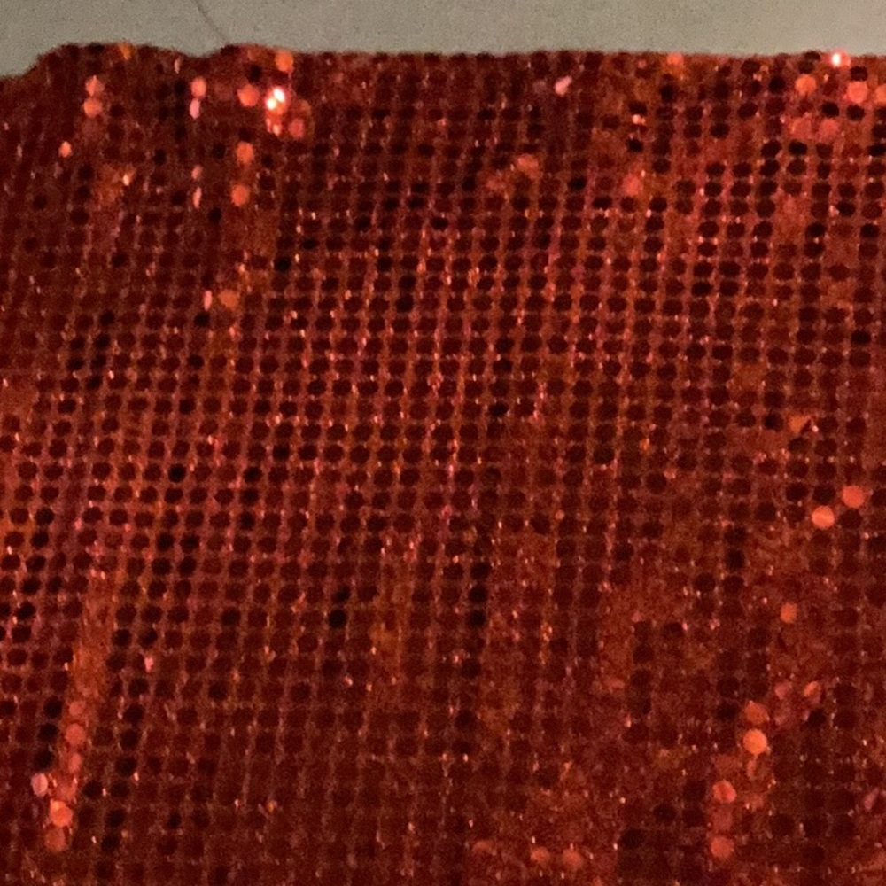 Red top - Picture 3 of 4